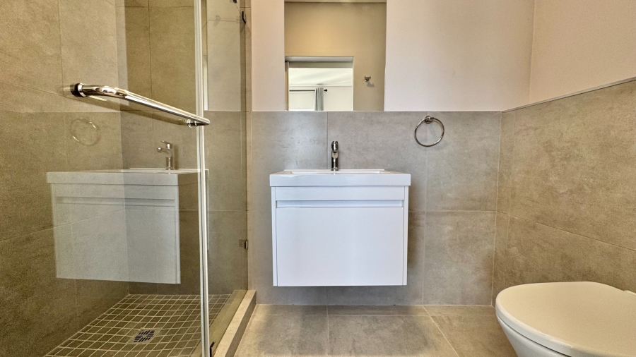 2 Bedroom Property for Sale in Whispering Pines Western Cape